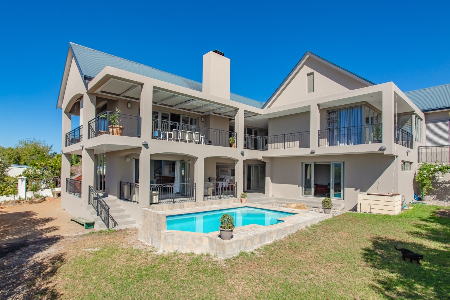 5 Bedroom Property for Sale in Lemoenkloof Western Cape